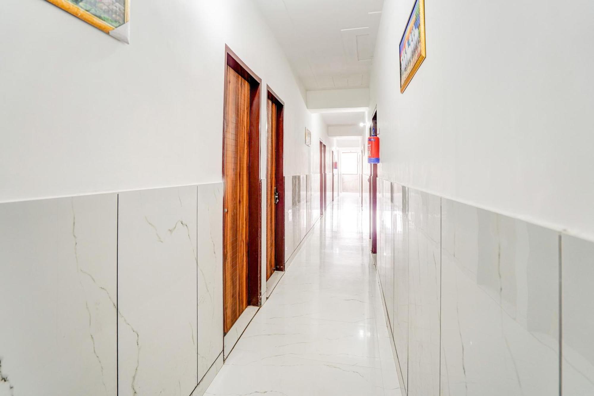 Super Hotel O Burari New Delhi Exterior photo